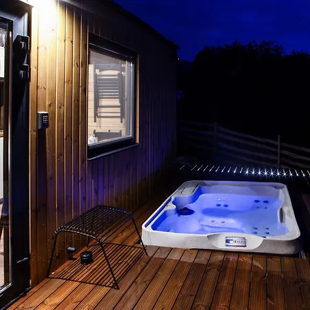 Gradmina Luxury Glamping Villa Prewala