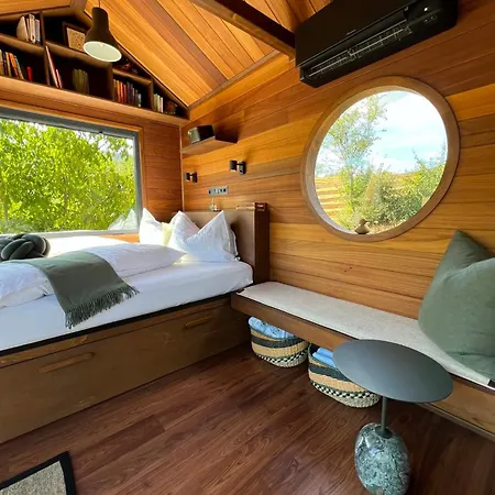 Gradmina Luxury Glamping ヴィラ Prewala