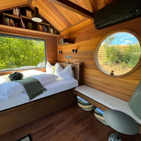 Gradmina Luxury Glamping ヴィラ Prewala
